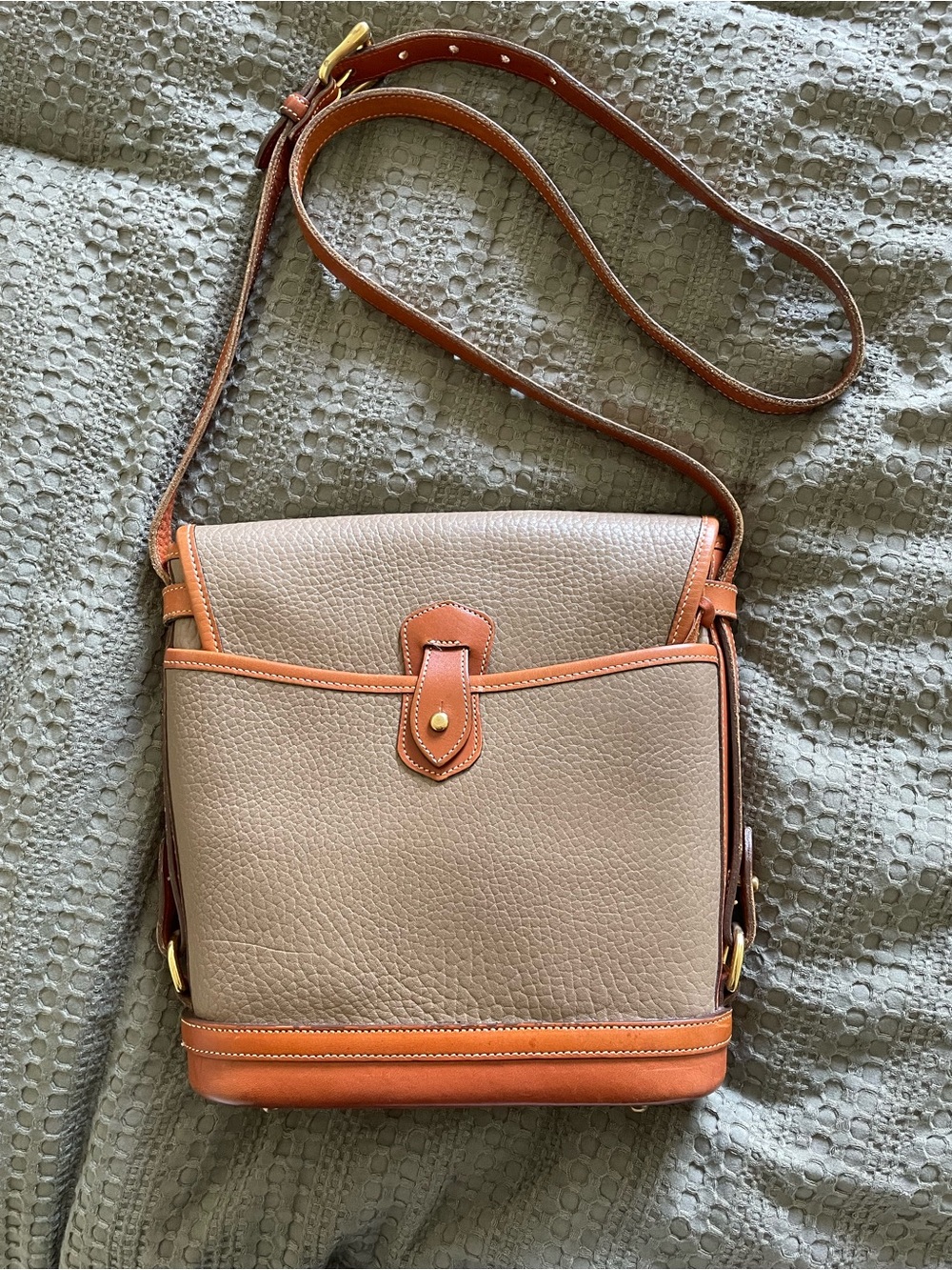 Dooney & Bourke Beige Pebbled Leather Crossbody with Tan Trim - Picture 2 of 16